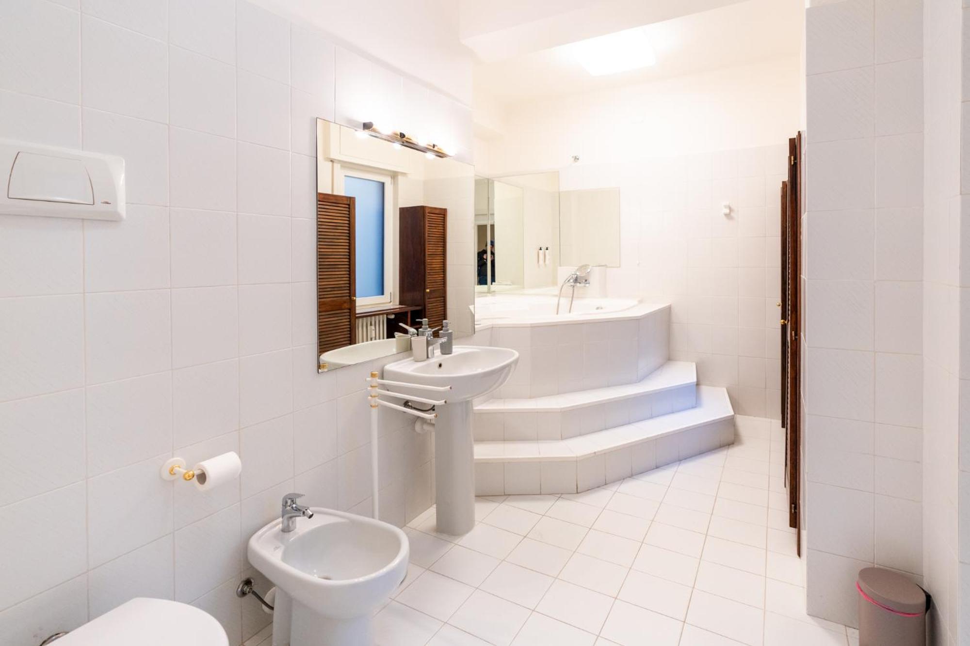 Apartamento Domus - Elegante Residenza Con Affaccio Su Porta Leoni